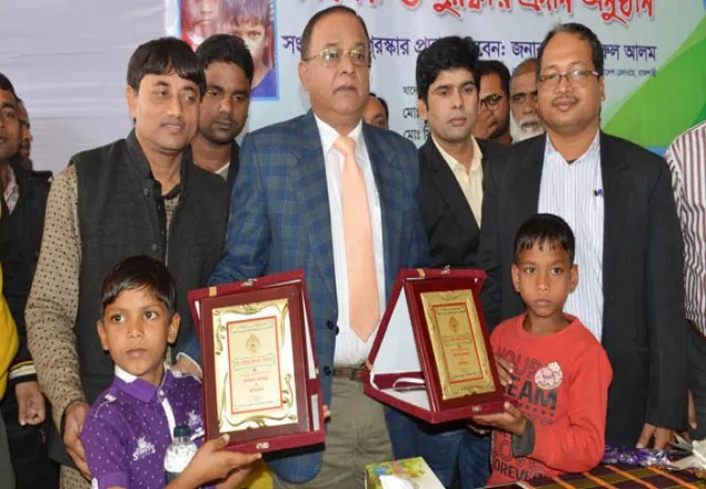 'ট্রেন রক্ষার বীর সৈনিক' খেতাব পেল দু'শিশু