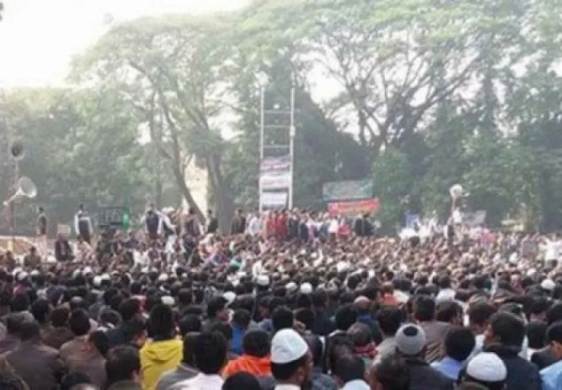 দাবি আদায়ে অনড়, শিক্ষকদের দ্বিতীয় দিনের অনশন চলছে