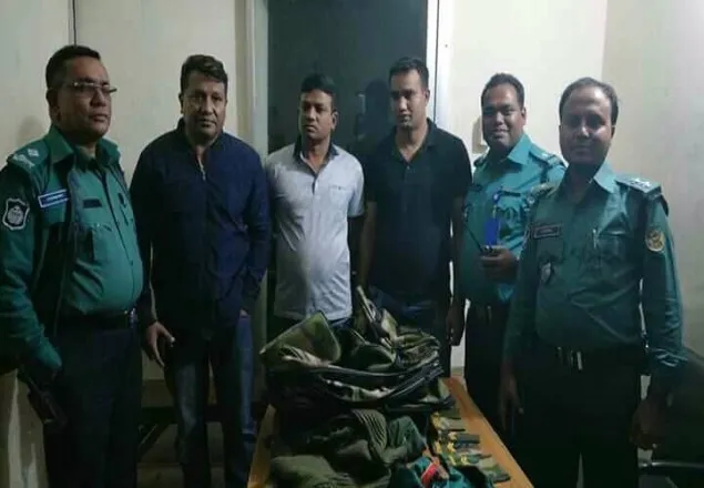 চট্টগ্রামে ইয়াবাসহ দুই সেনাসদস্য আটক