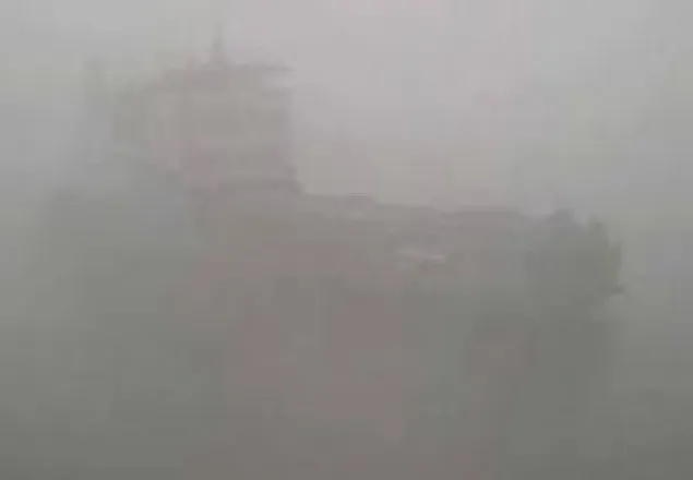 কুয়াশায় ফেরি বন্ধ, ভোগান্তি : কাজে আসছে না কোটি টাকার ‘ফগ লাইট’