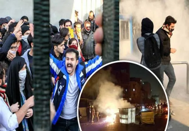 ইরানে থানা ও সেনাঘাঁটির নিয়ন্ত্রণের চেষ্টা অস্ত্রধারী বিক্ষোভকারীদের