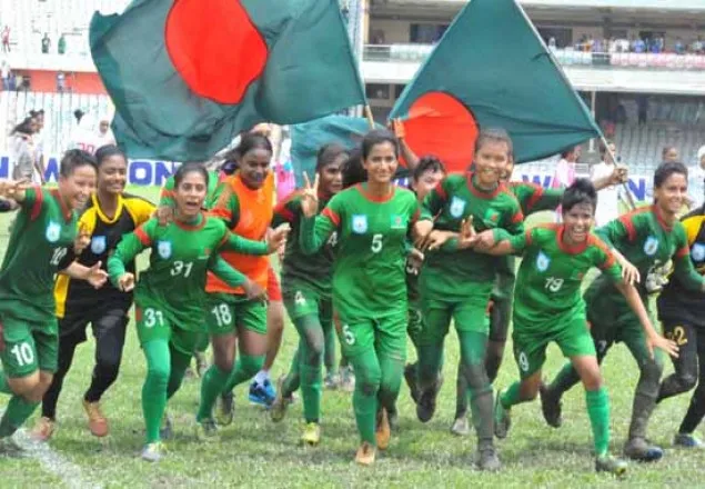 প্রধানমন্ত্রীর সংবর্ধনা পাচ্ছে মেয়েদের ফুটবল দল