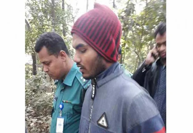 নিজ দলের কর্মীকে শিবির বানিয়ে পুলিশে দিল ছাত্রলীগ 