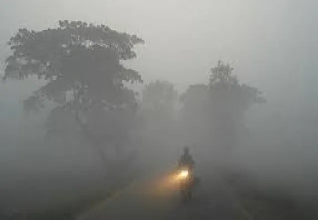 সারা দেশে মাঝারি থেকে ঘন কুয়াশার আভাস 