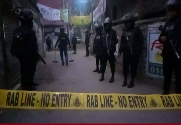 ‘আব্বা, বাঁচব কি না জানি না, তাড়াতাড়ি আসেন’ 