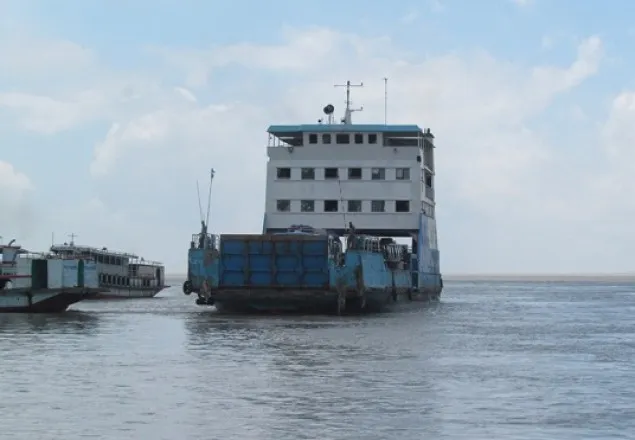 ৭ ঘন্টা পর ফেরি চলাচল স্বাভাবিক