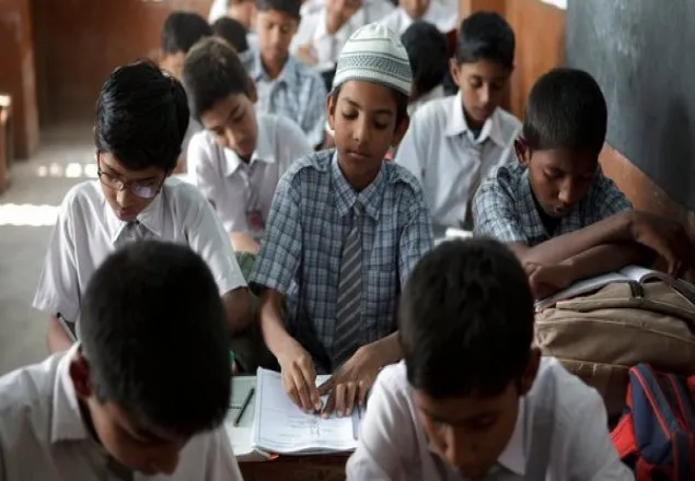 ভারতে ধর্মের কারণে হয়রানির শিকার মুসলিম শিক্ষার্থীরা
