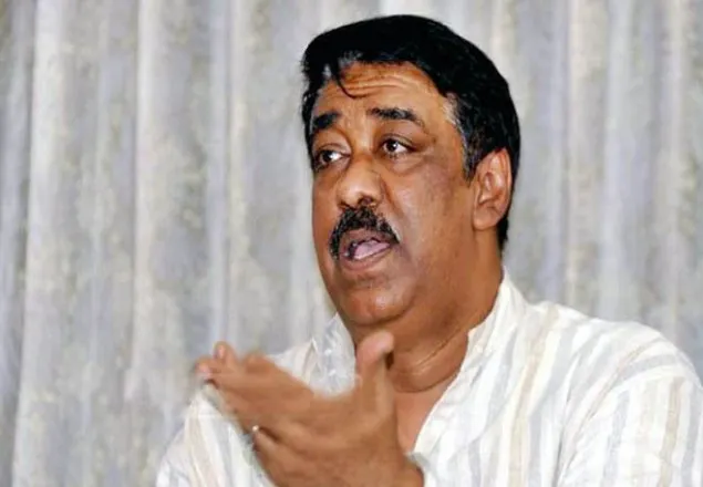 হকারদের ফুটপাতে বসার নির্দেশ শামীম ওসমানের