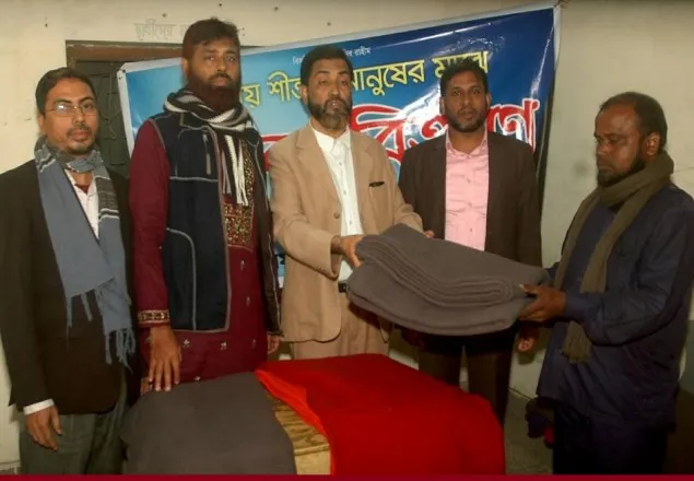 ‘নিজেরাই আখের গোছাতে ব্যস্ত’ 