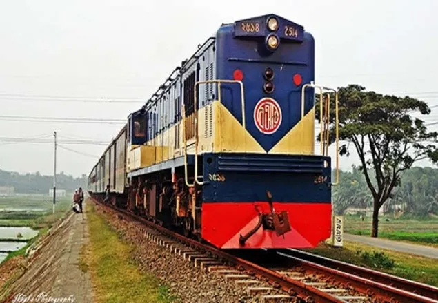 টিকেট না নেয়ায় ৪'শ যাত্রীকে জরিমানা