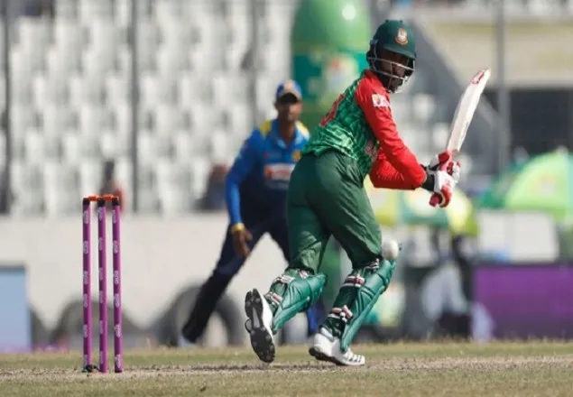 পরপর তিন ব্যটসম্যানের বিদায়