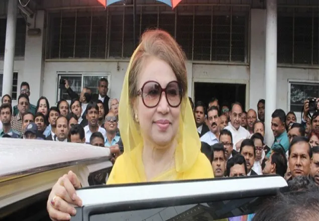 খালেদার উপস্থিতিতে জিয়া চ্যারিটেবল ট্রাস্ট মামলার যুক্তিতর্ক চলছে