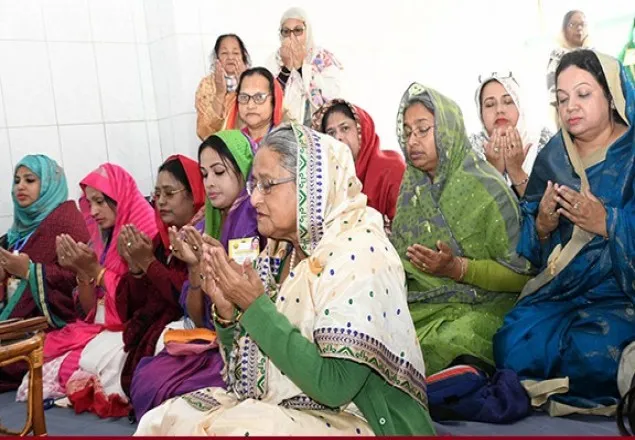 শাহজালাল-শাহপরাণ-বোরহান উদ্দিন (র.)’র মাজার জিয়ারতে শেখ হাসিনা   