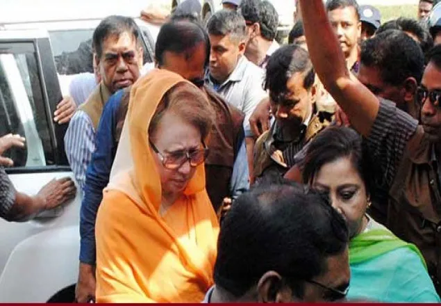 আদালতে হট্টগোল, এজলাস ছাড়লেন বিচারক   