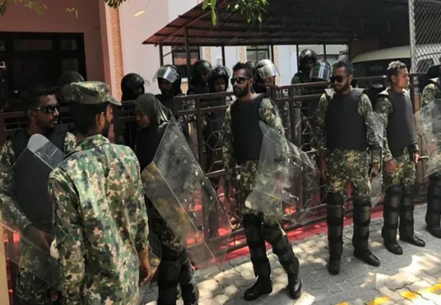 মালদ্বীপের পার্লামেন্ট সিলগালা!