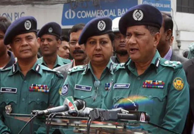 তালিকাভুক্ত আইনজীবী ছাড়া কেউ ঢুকতে পারবে না