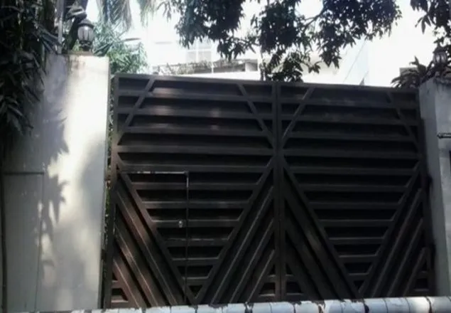 খালেদা জিয়ার বাসায় স্বজনরা