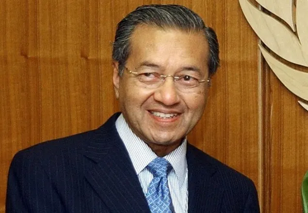 রাজনীতির মাঠে আধুনিক মালয়েশিয়ার রূপকার মাহাথির