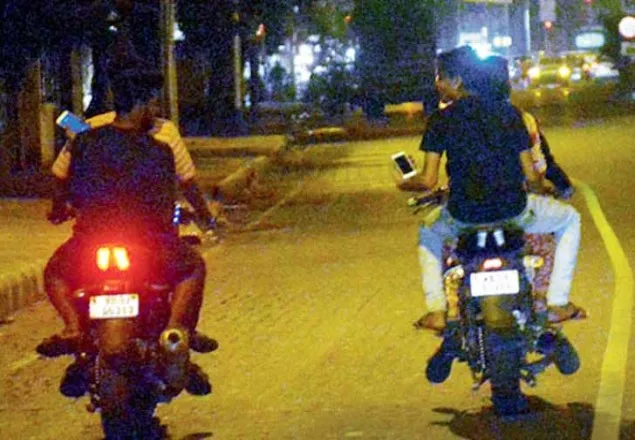 রাতের আতঙ্ক বাইক ও কার পার্টি