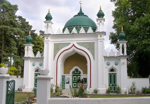 লন্ডনের মসজিদে সবার জন্য খাদ্য কর্মসূচি