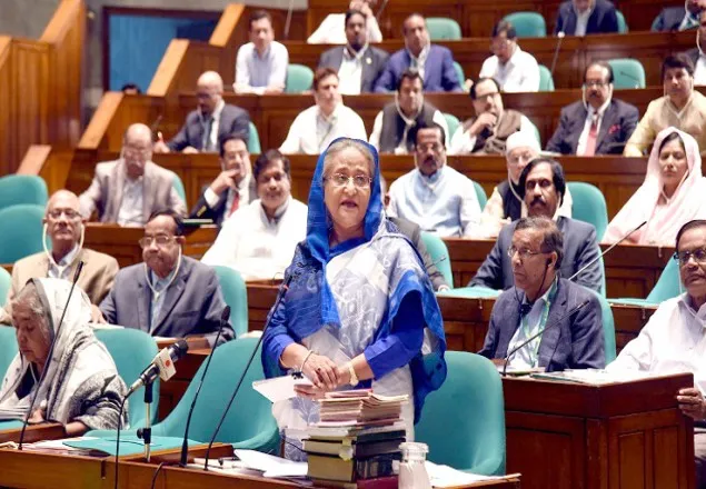 সংসদে বিরোধী দলে মুগ্ধ প্রধানমন্ত্রী