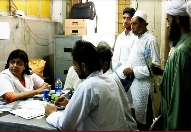 বাংলাদেশের ডাক্তাররা রোগীদের সময় দেয়না কেন? 