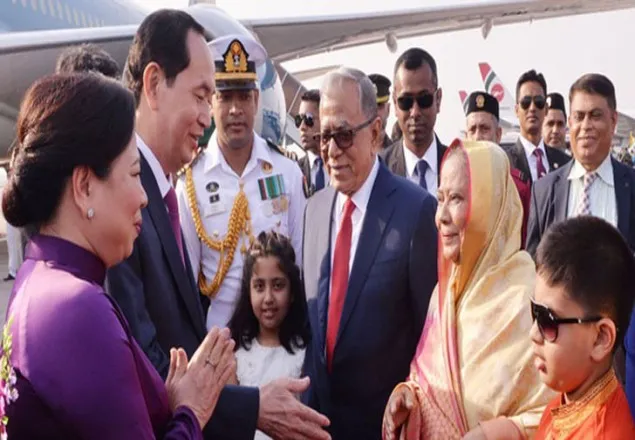 ভিয়েতনামের প্রেসিডেন্ট ঢাকায় পৌঁছেছেন