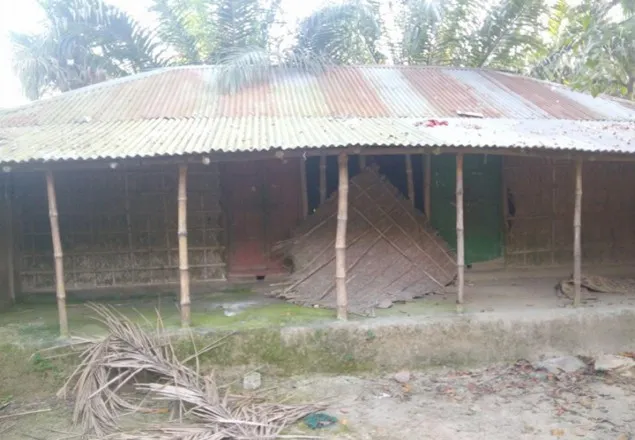 শৈলকুপায় চাঁদাবাজদের ভয়ে ৩ মাস ধরে গ্রাম ছাড়া ১টি পরিবার