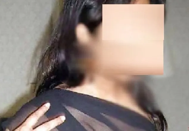 শ্বশুরের হাতে ধর্ষণ : থানায় গৃহবধূ