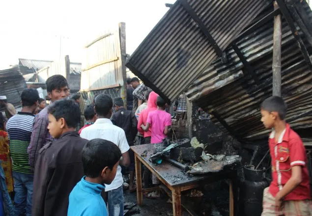 হাতীবান্ধায় ৭ টি দোকান ভস্মীভূত, আহত ৩