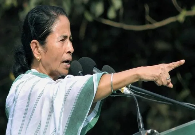 মমতার হুঙ্কার: টার্গেট দিল্লির লালকেল্লা