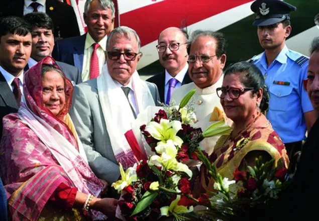 বিক্ষোভের মুখে বাংলাদেশের রাষ্ট্রপতি