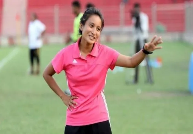 মেয়েদের জন্য ম্যাচ পরিচালনা করা কতটা কঠিন?