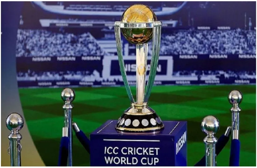 বিশ্বকাপের ট্রফি এখন ঢাকায়