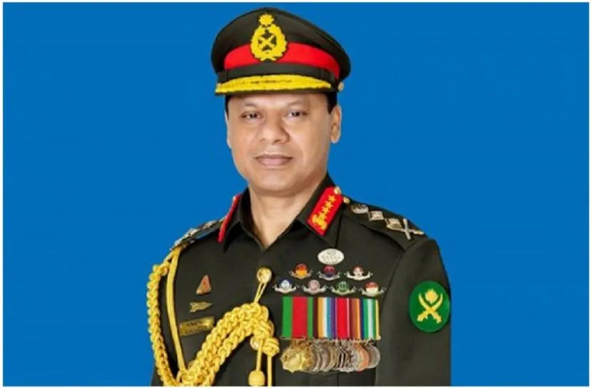 হজ পালন শেষে দেশে ফিরলেন সেনাপ্রধান