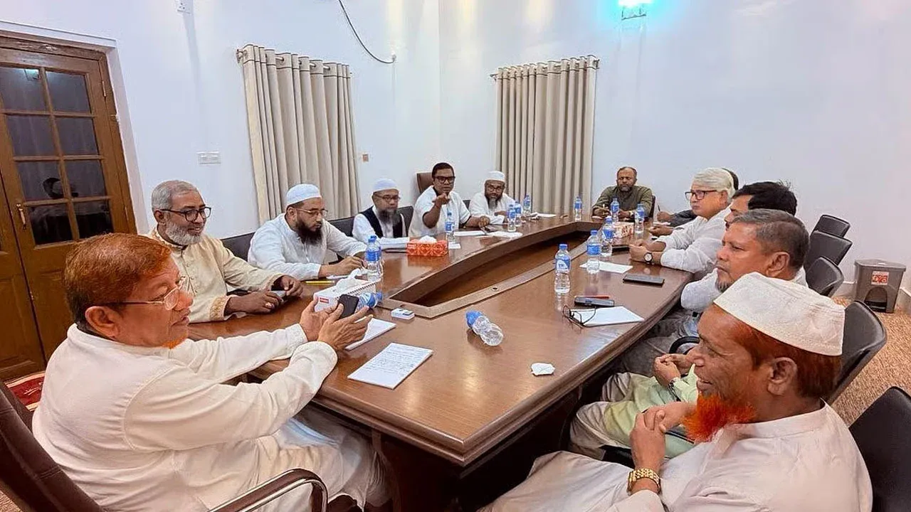 লংমার্চ ঘিরে আইজিপির সঙ্গে আলোচনায় ১১ দল
