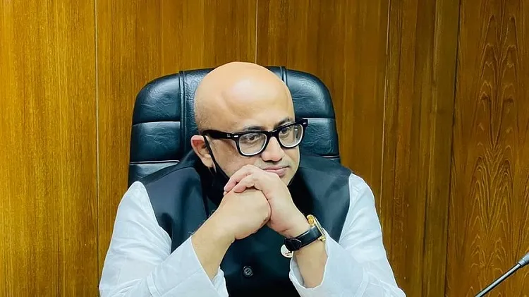 দলের শেষ পদটিও হারালেন ডা. মুরাদ