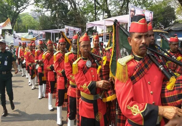 উন্নয়নশীল দেশে উত্তরণ: সরকারি চাকুরেদের বর্ণিল শোভাযাত্রা