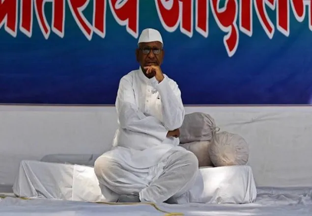 ফের আমরণ অনশনে আন্না হাজারে