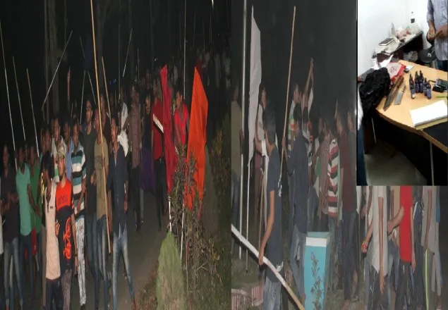 ইবিতে ফেন্সিডিল ও অস্ত্র উদ্ধারের প্রতিবাদে ছাত্রলীগের ভাংচুর