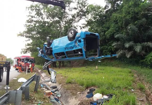 মালয়েশিয়ায় গাড়ি উল্টে দুই বাংলাদেশি নিহত