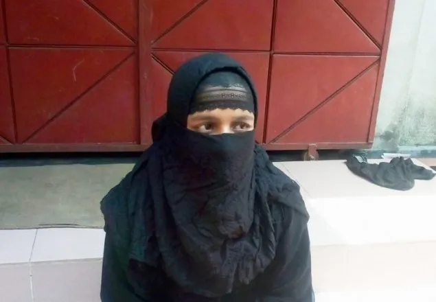 বিয়ের দাবিতে ৩ দিন ধরে এইচএসসি পরিক্ষার্থীর অনশন