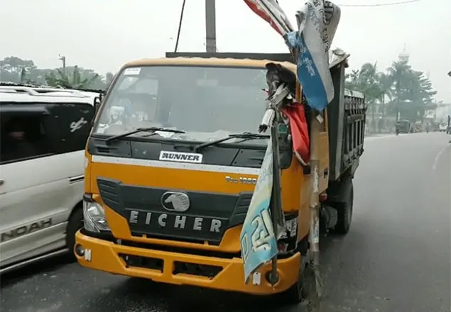 ট্রাকের ধাক্কায় হালুয়া-রুটি বিক্রেতা নিহত