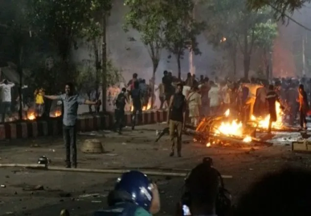 কোটা সংস্কার: মধ্যরাতেও বিক্ষোভে উত্তাল ঢাবি 