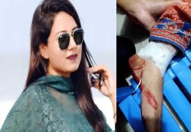 মধ্যরাতে ঢাবি ছাত্রীর রগ কাটলো ছাত্রলীগ!
