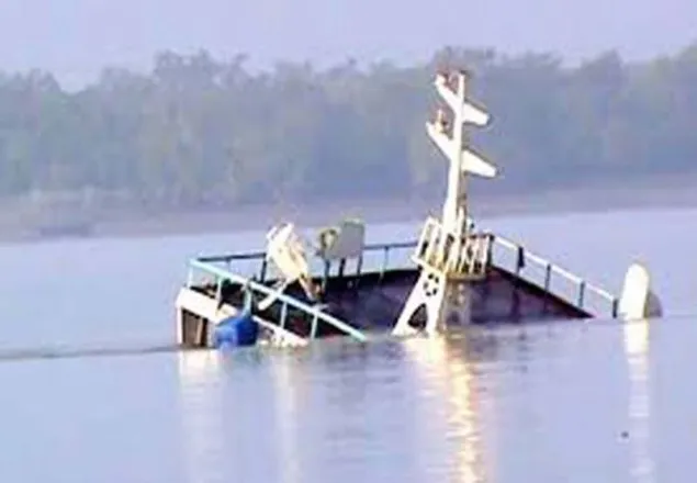 সুন্দরবনে কয়লাবোঝাই কার্গো জাহাজডুবি