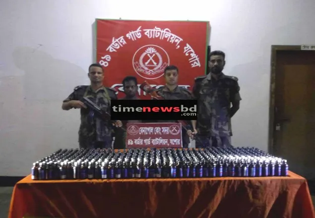 বেনাপোলে ৪০০ বোতল ফেনসিডিলসহ আটক ১