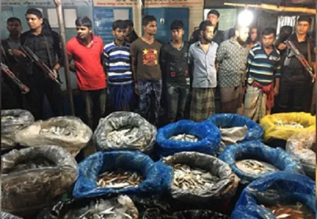 রাজধানীর যাত্রাবাড়ী থেকে বিক্রয়নিষিদ্ধ আট টন জাটকা জব্দ