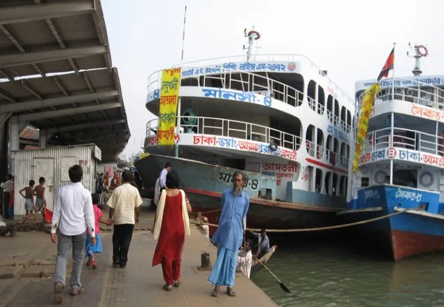 সদরঘাট থেকে সারা দেশে নৌযান চলাচল বন্ধ