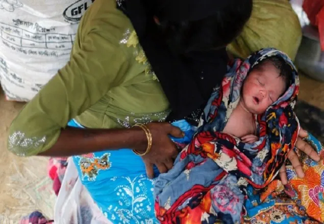 রোহিঙ্গা নারী জন্ম দিচ্ছে ‘অপ্রত্যাশিত শিশু’